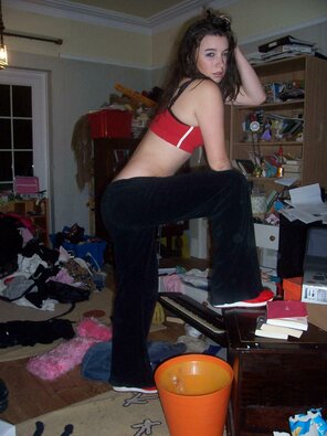 amateur pic Hannah UK British Teen Amateur Picture Collection - UK Amateur Hannah - Reebok WR - 12