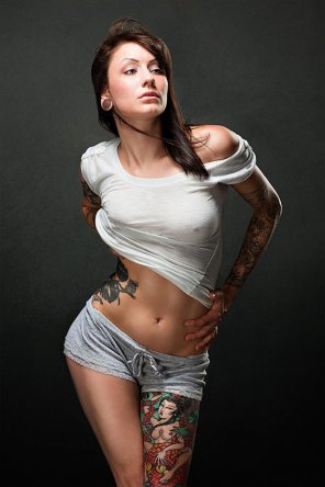 The very awesome Leeann Billman showing ink, midriff and pokies!