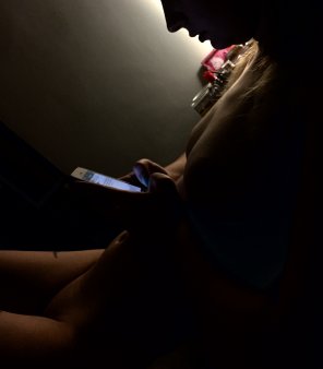 Redditing In The Dark