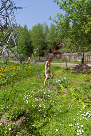 amateur pic Stunning_Summer-at-the-Dacha_Era_high_0054