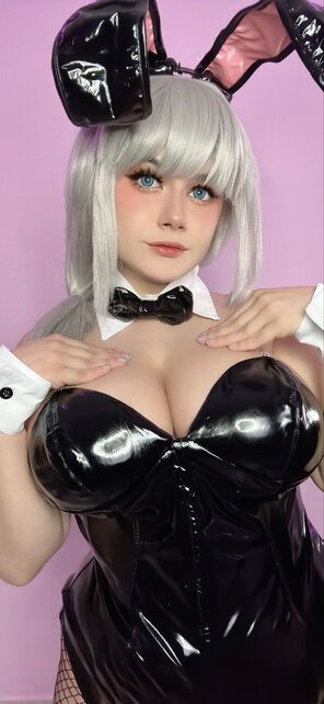 amateur pic Punk Macarroni - Tsuki Uzaki Bunny Suit (1)