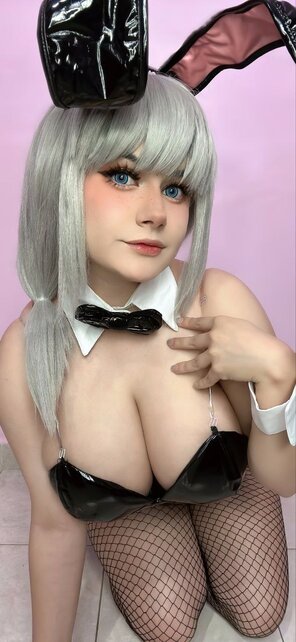 amateur pic Punk Macarroni - Tsuki Uzaki Bunny Suit (4)