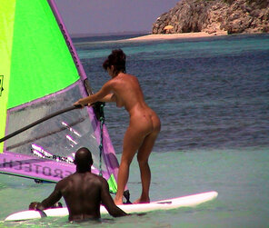 amateur pic Nude windsurfing lesson
