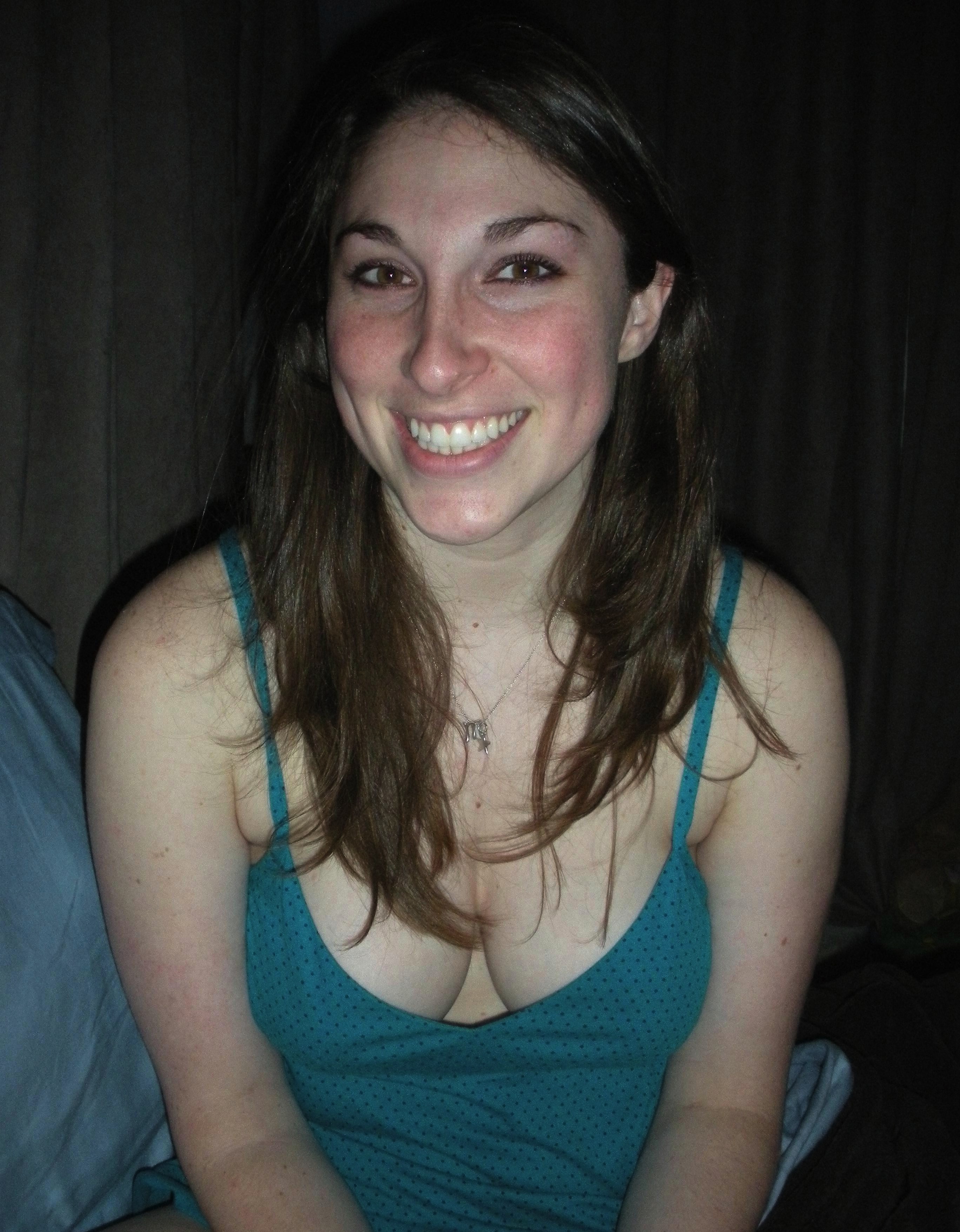 amateur photo Cute fit slut Danielle (41)
