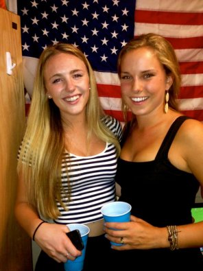 amateur photo Dorm babes.