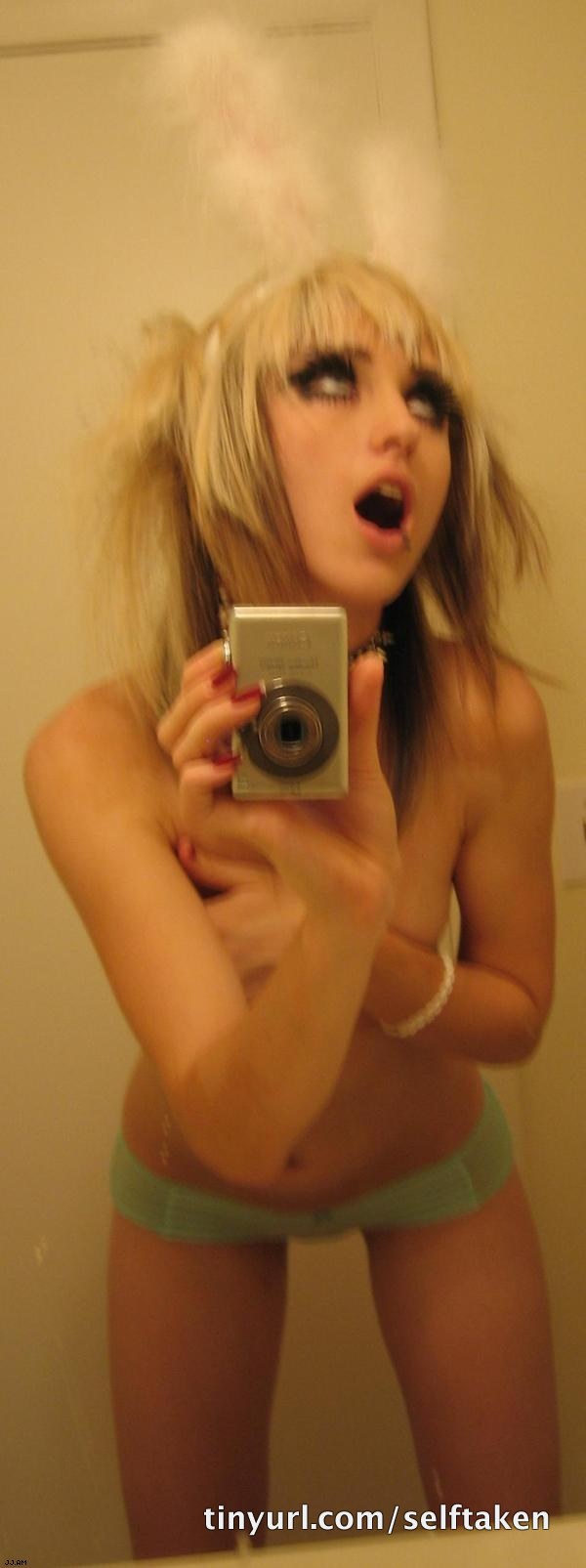 amateur photo Selfshot_mirror01187