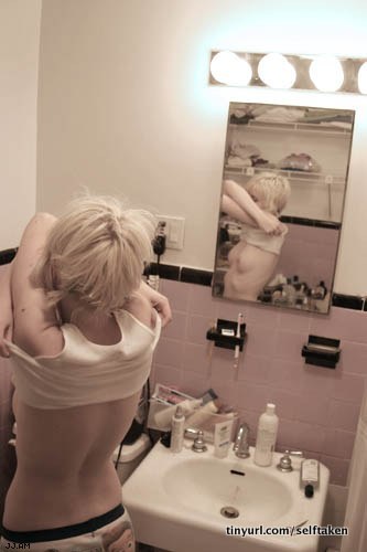 amateur photo Selfshot_mirror00539