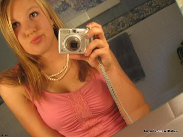 amateur photo Selfshot_mirror00960