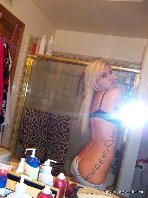 amateur photo Selfshot_mirror01103