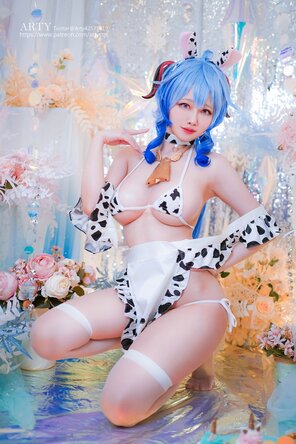 amateur pic Arty-Huang-Ganyu-Cow-15