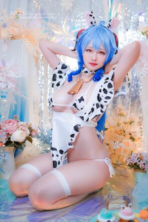 amateur pic Arty-Huang-Ganyu-Cow-16