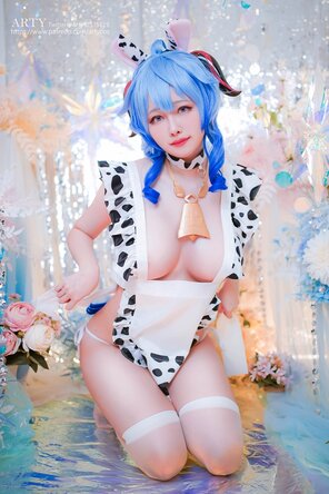 amateur pic Arty-Huang-Ganyu-Cow-28