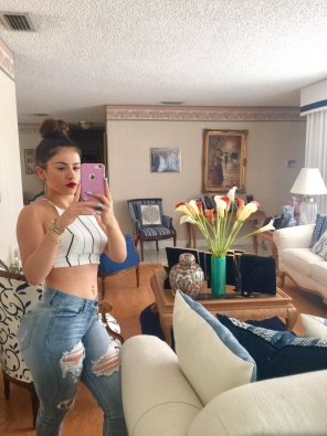 thick af latina