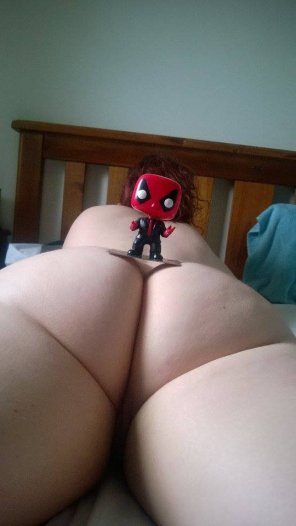 amateur photo deadpool approves this booty