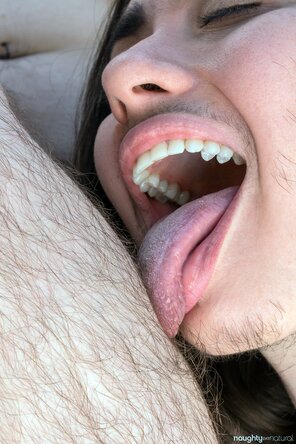 amateur pic Sister_Face_Hairy-139