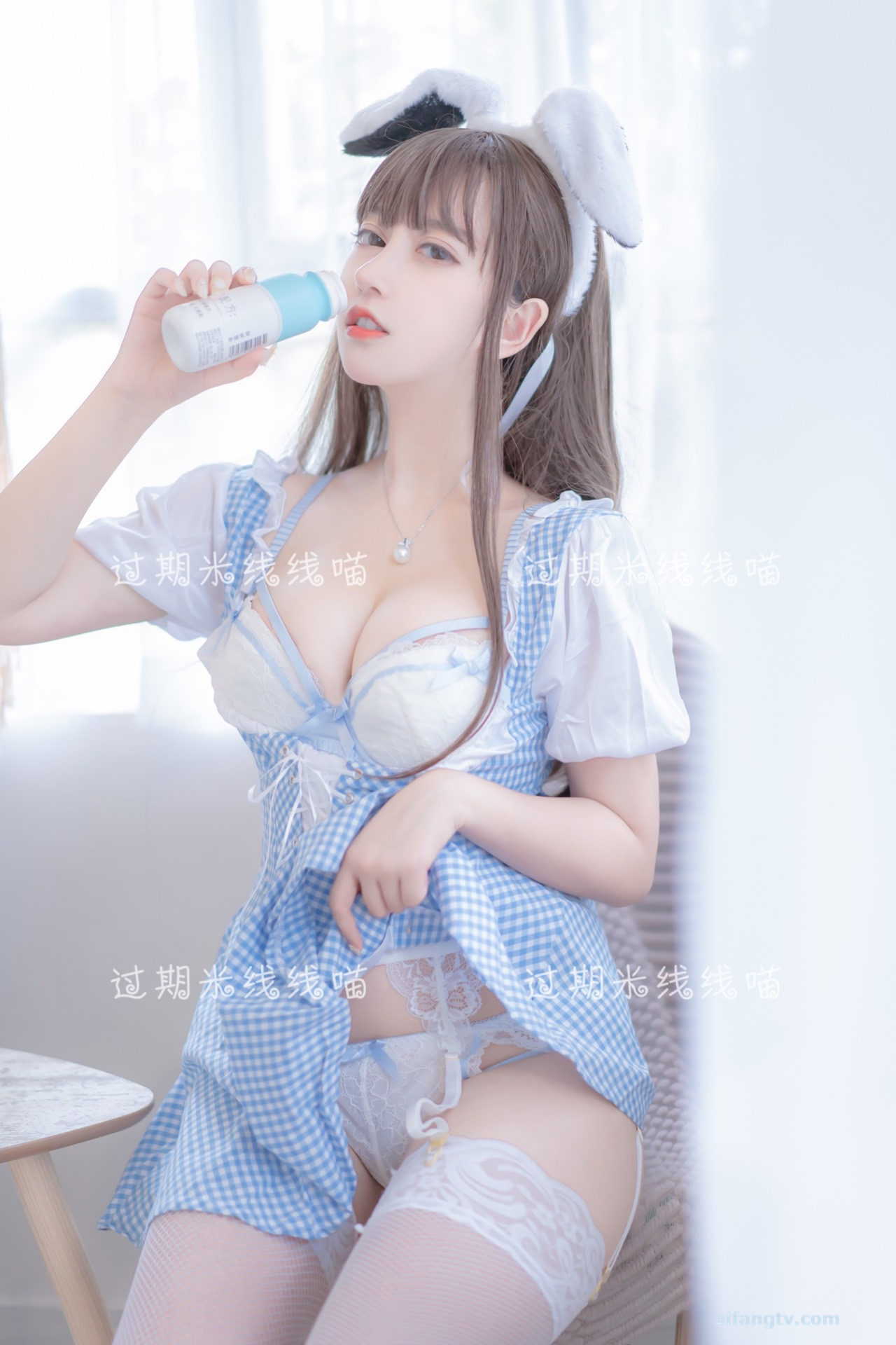 amateur photo Mixian Sama (过期米线线喵) - 女仆蓝白 (6)