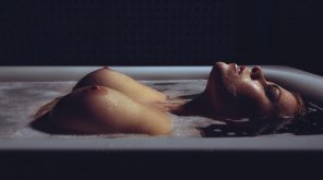 Tits in the tub