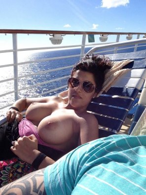 amateur pic Big boobs on a cruise ship