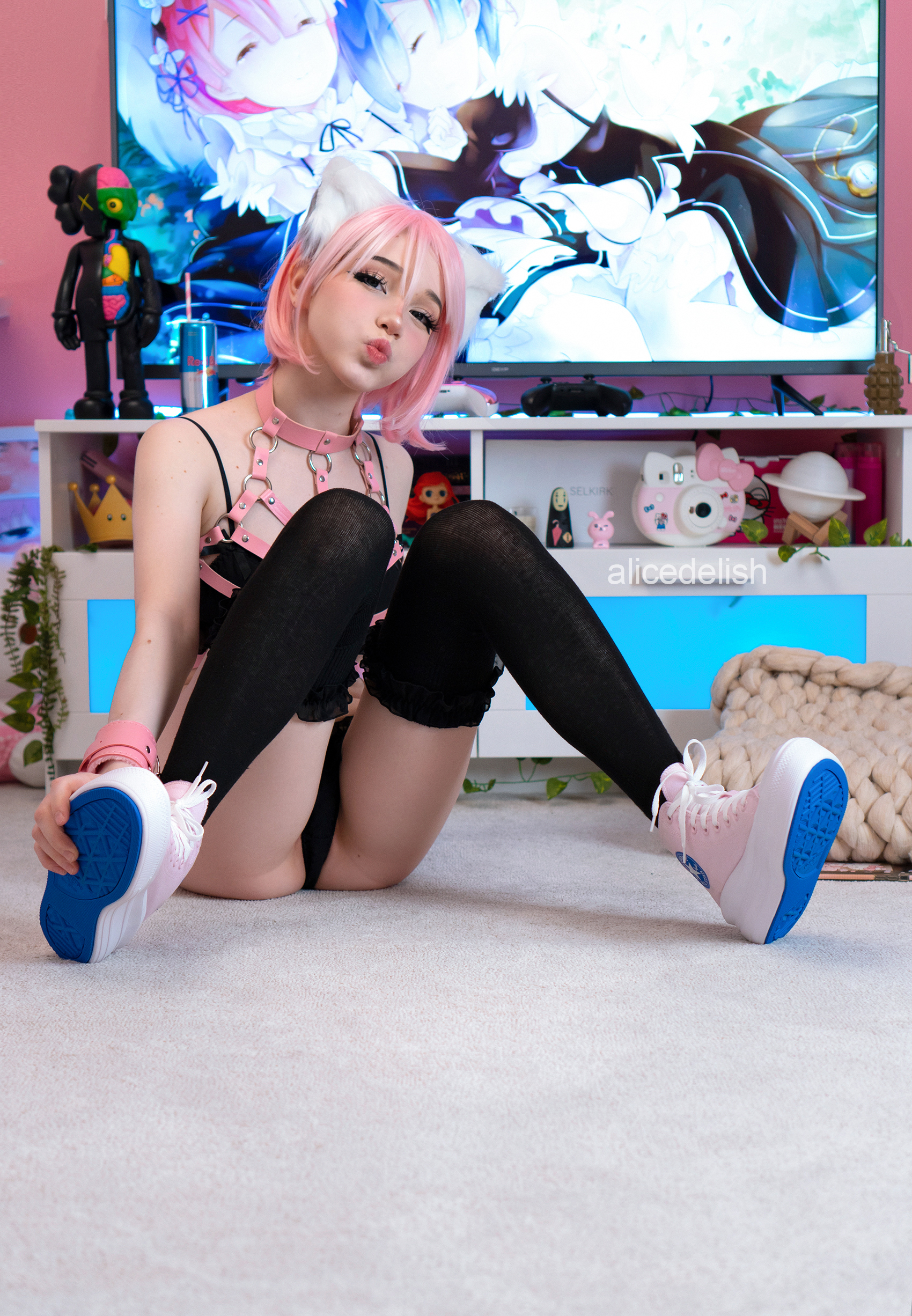 amateur photo alice-delish-pink-haired-neko-harness-DSC00882