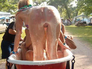 Soapy bath in public