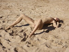 penelope-hot-sand-42-10000px