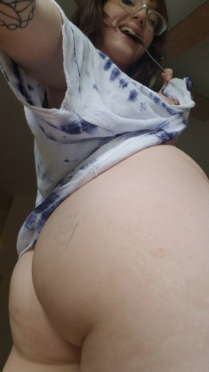 Morning sun ass [f] [oc]