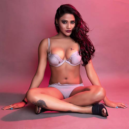 amateur photo ruks-khandagale-hot-actress-indian-web-series-(21)