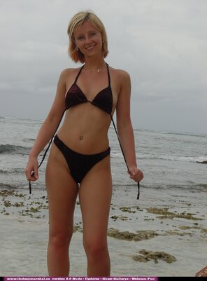 amateur pic normicawber - Lindsey Collection 3 - 0022 - blackbikini022