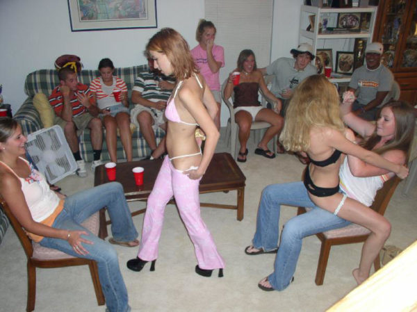 amateur photo stripper-party-12335952251262135264-600x449