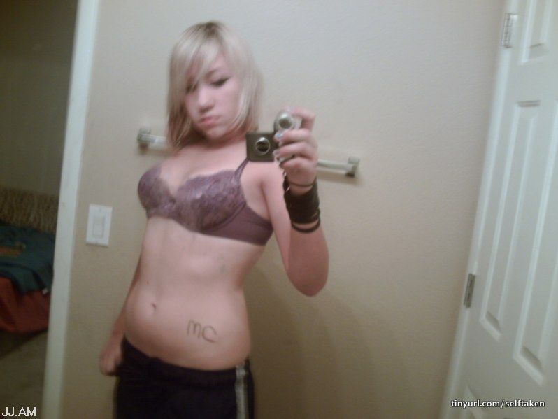 amateur photo Selfshot_mirror01058