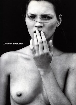 amateur photo Kate Moss nude tits 005