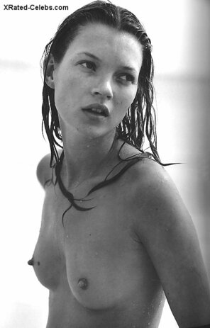 amateur photo Kate Moss nude tits 006