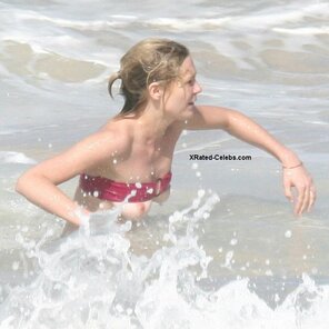 amateur pic Kirsten Dunst nude boob slip 002