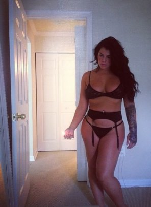 amateur photo Thick and tatted