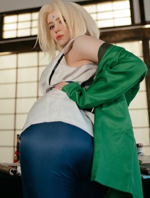 amateur pic Tsunade-Alina-Becker-Naruto-Hentai-Cosplay-2