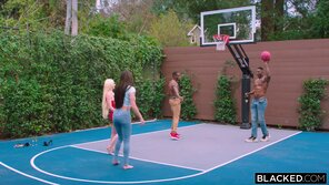 amateur photo skylar-vox-gabbie-carter-jax-take-the-shot-friends-stay-always-together-1080p_1080p.mp4_20240824211024_0023