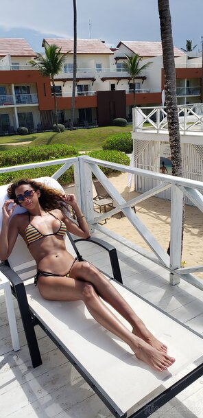 amateur pic Sunny Weekend In The Caribbean.!!! _ Jeka De La Cruz _ Microminimus 204-topaz-denoise-faceai