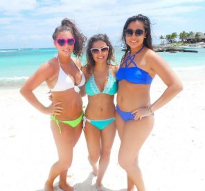 amateur photo Three beach beauties