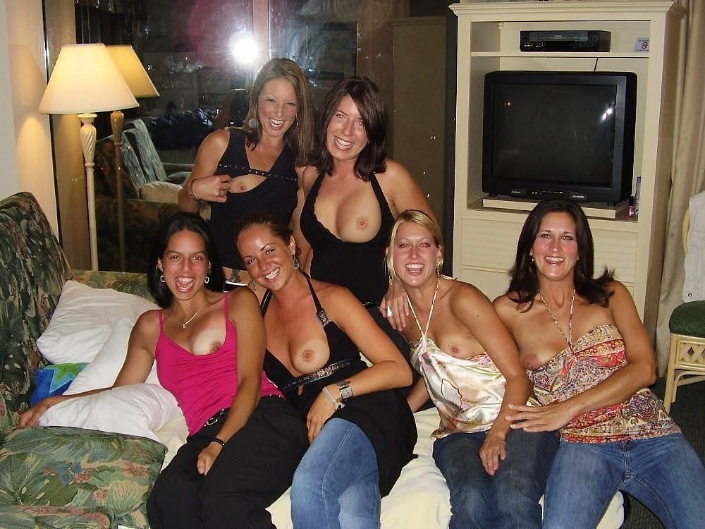 The one boob style is a style among friends. 