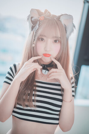 amateur pic DJAWA Photo - HaNari (하나리) - Catgirl in Stripes Part 1 (10)