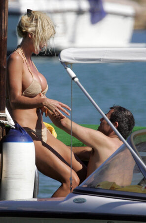 amateur pic Victoria Silvedst110