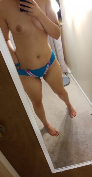 amateur photo A cute panty [f]ront shot....who wants to see the back?