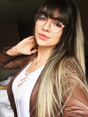 amateur pic lips and glasses