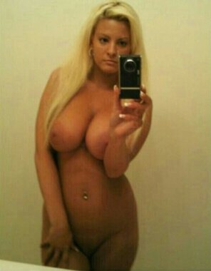 amateur pic NOT Jessica Simpson