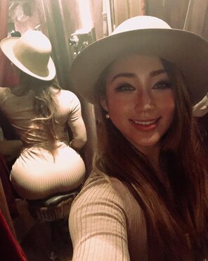 amateur photo Asian chick got that ass...