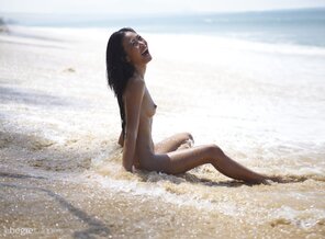 amateur pic hiromi-nude-beach-03-14000px