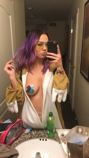 amateur pic Fit busty slut Kendall Young (23)
