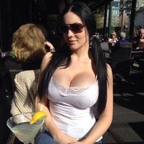 amateur pic White top and shades