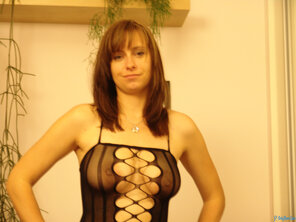 Nude Amateur Photos - Hot Brunette Wife Like Naked Posing37