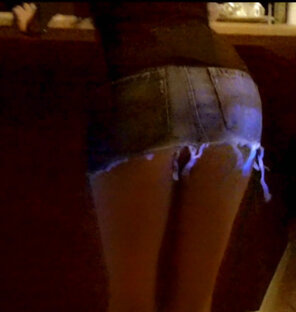 amateur pic Hotwife shows me the views she gave stranger at the bar